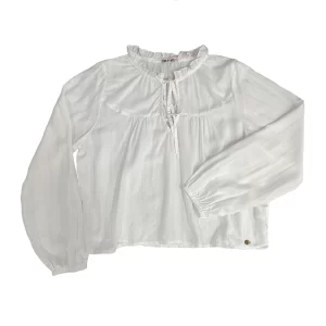 blusa amplia blanca con líneas de lúrex doradas y plateadas