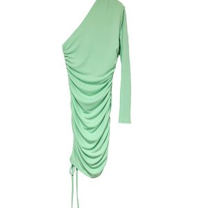 vestido verde lima asimétrico corto y ajustable el largo con cordón en lateral derecho. Fruncido en lateral izquierdo y hombro